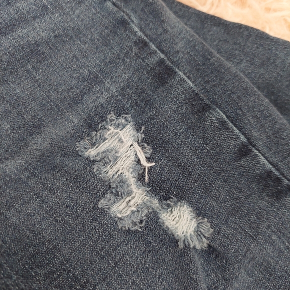 American Eagle Outfitters - Super Stretch Hi-rise Jegging - Distressed - Picture 6 of 12